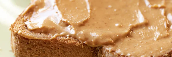 Manteiga Amendoim Cremosa Espalhada Pão Trigo Integral Saudável — Fotografia de Stock