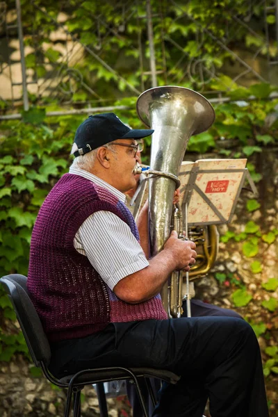 Krasnodar, Russia - September 22, 2013: Musicians at a free concert in the public park — Stock Photo, Image