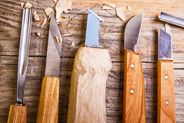 Gamla begagnade träsnideri verktyg — Stockfoto