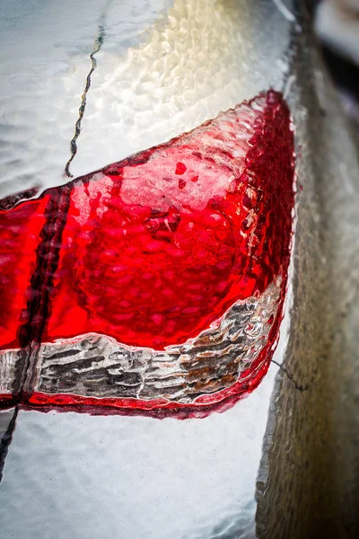 Fragmento de coche cubierto de hielo — Foto de Stock