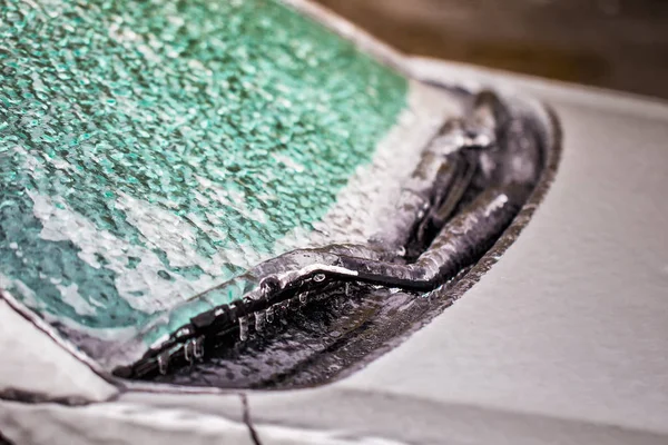 Fragment z samochodu pokryte lodem — Zdjęcie stockowe