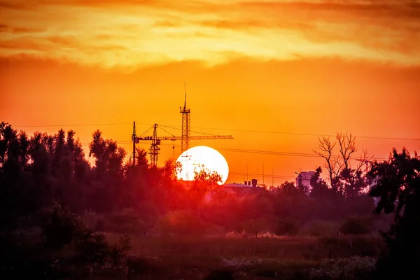 Průmyslové západu slunce na šířku — Stock fotografie