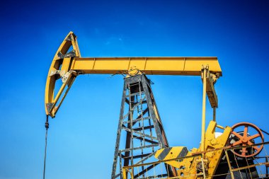 Yağ pompası. Petrol endüstrisi ekipmanı.