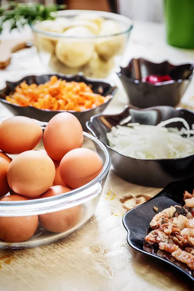 Preparing russian traditional salad herring under fur coat — Stock Photo, Image