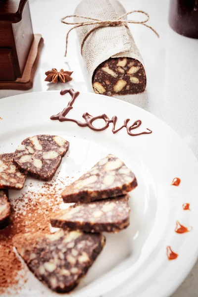 Salsiccia al cioccolato sul tavolo — Foto Stock