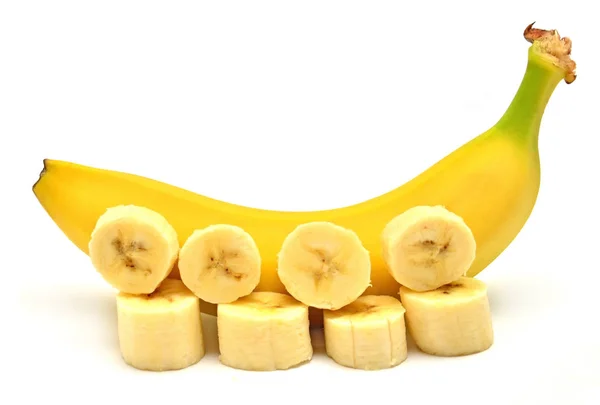 Ganze Banane und Scheiben — Stockfoto