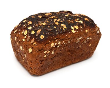 Siyah ekmek beyaz arkaplanda izole