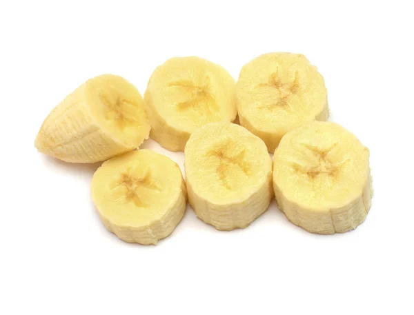 Banánové kroužky řezané izolovaně na bílém pozadí. Kousky, tropické — Stock fotografie