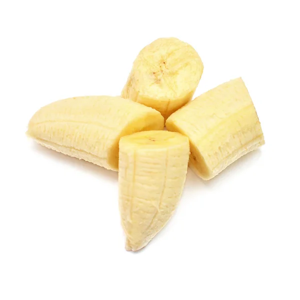 Bananenschijfjes geïsoleerd op witte achtergrond. Vlakke lay, bovenaanzicht — Stockfoto