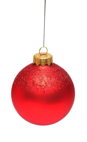 Boule de Noël rouge isolée sur fond blanc. Couché plat, haut v — Photo