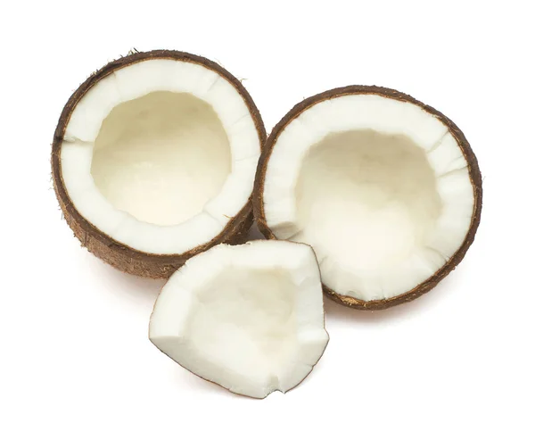 Cocos de duas metades e peça isolada sobre fundo branco. Trópico — Fotografia de Stock