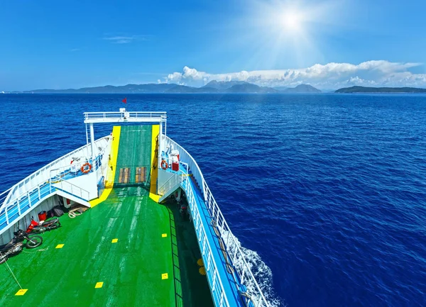 Vista al mar desde el ferry (Grecia) ) — Foto de Stock