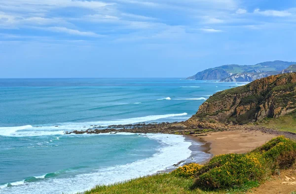 Praia Azkorri ou vista Gorrondatxe . — Fotografia de Stock