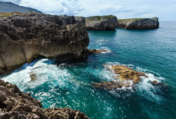 Bay of Biscay rocky coast, Spain. — Stock Photo, Image