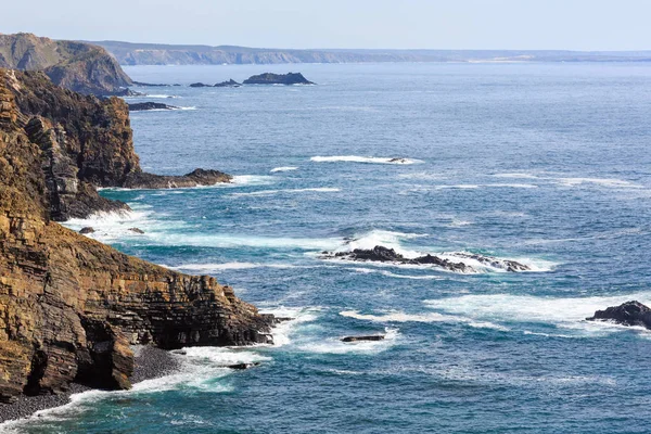 Summer Atlantic ocean coast. Algarve, Portugal. — Stock Photo, Image