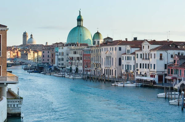 Nézd meg Grand Canal reggel. Velence, Olaszország. — Stock Fotó