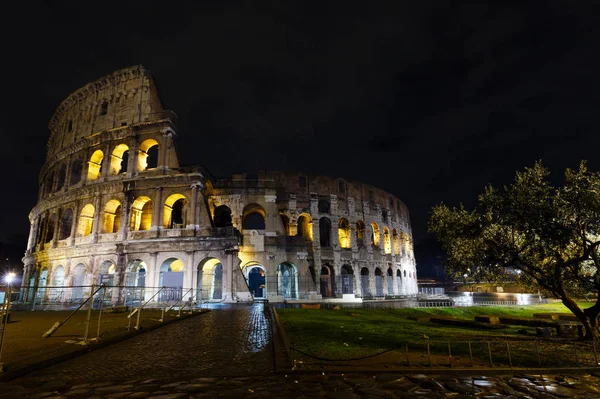 Colosseum nacht weergave, Rome. — Stockfoto