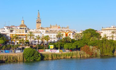 Seville şehir manzaralı (İspanya akşam).