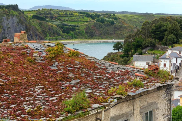 Paisaje urbano de Luarca, España . — Foto de Stock