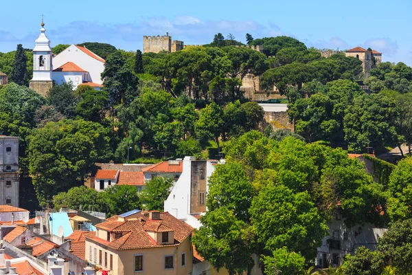 从屋顶，葡萄牙里斯本城市景观. — 图库照片
