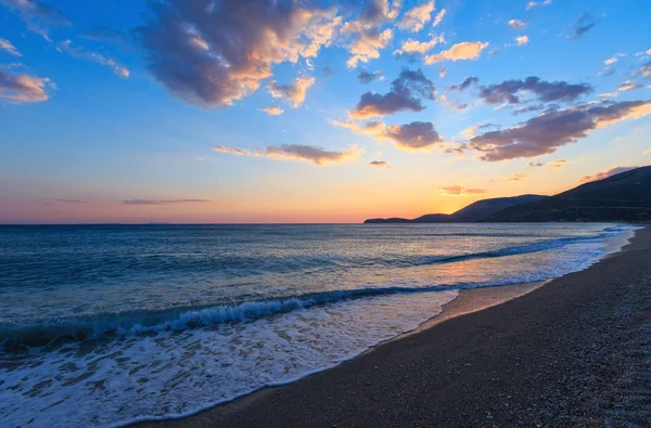 Plaża Zachód słońca lato (Albania). — Zdjęcie stockowe