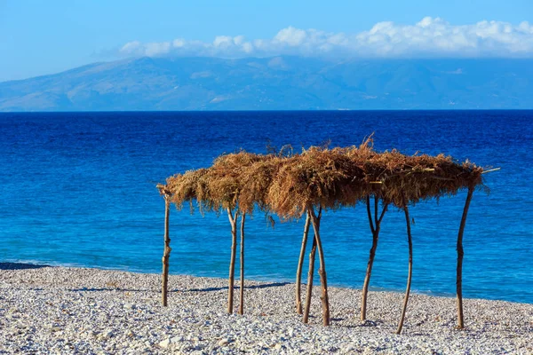 Letni poranek beach (Albania). — Zdjęcie stockowe