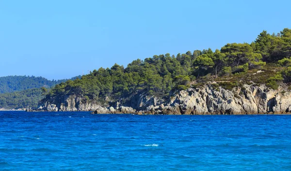 Эгейское побережье моря (Халкидики, Греция) ). — стоковое фото