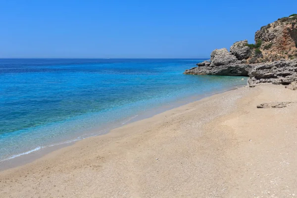 Aνακαλύπτοντας την παραλία, Αλβανία. — Φωτογραφία Αρχείου