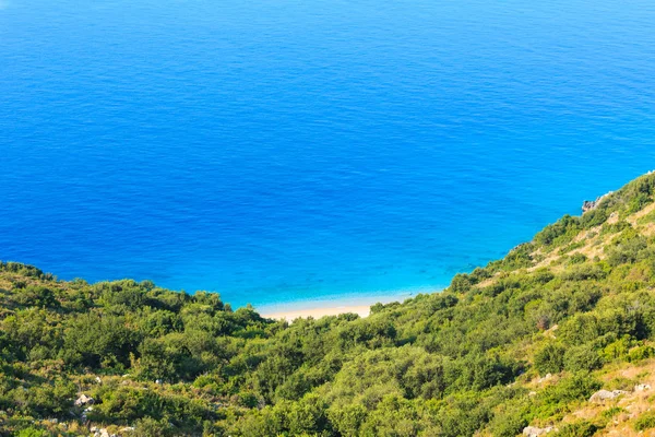 Sommaren Joniska havets kust, Albanien. — Stockfoto