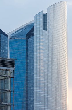 Gökdelenler La Defense, Paris, Fransa.