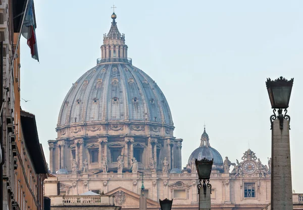 St. Peter Bazilika kupolája — Stock Fotó