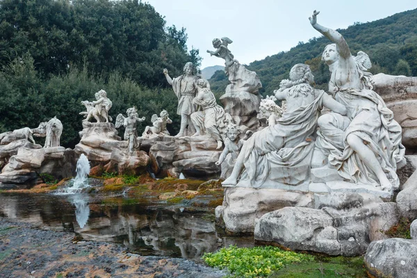 Slottet i Caserta, fontän av Venus och Adonis. — Stockfoto