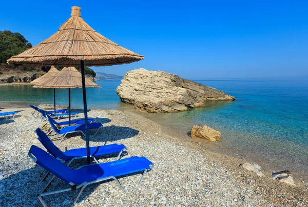Letní ráno Pulebardha pláž (Albánie). — Stock fotografie