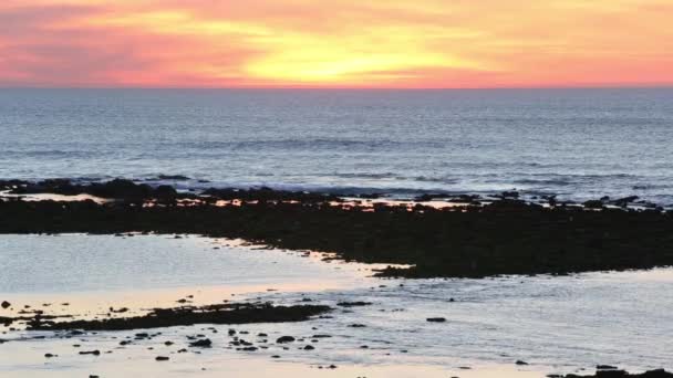 Vista al mar puesta de sol verano — Vídeo de stock