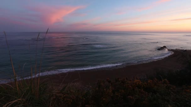 Salida del sol verano vista al mar — Vídeo de stock