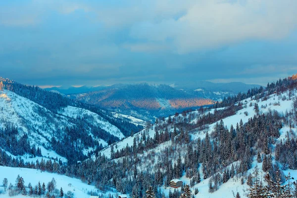 Večer zimní Karpaty krajina. — Stock fotografie