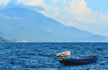 Ohri Gölü yaz görünümü.