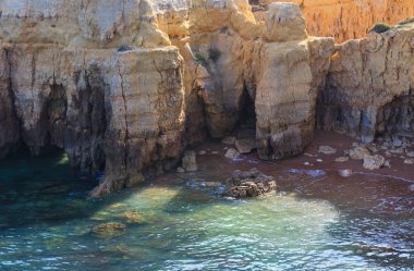 Atlantik kayalık Sahil (Algarve, Portekiz).