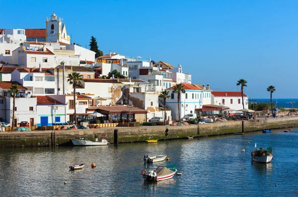 Рыбная деревня Феррагуду, Алгарве, Португалия . — стоковое фото