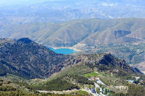 Lago em Sierra Nevada, Espanha . — Fotografia de Stock