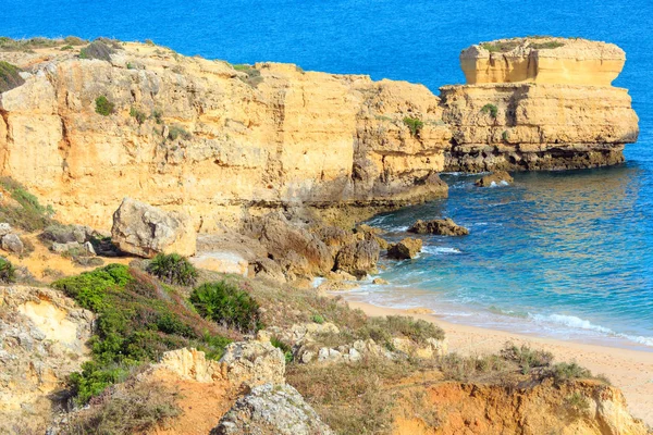 Vista litoral atlântica rochosa (Algarve, Portugal ). — Fotografia de Stock