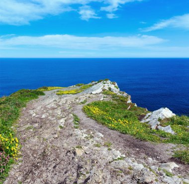 Cape Vidio kıyı şeridi (Asturyan sahilleri, İspanya).