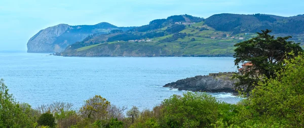 Atlantik Okyanusu kıyı şeridi, İspanya. — Stok fotoğraf