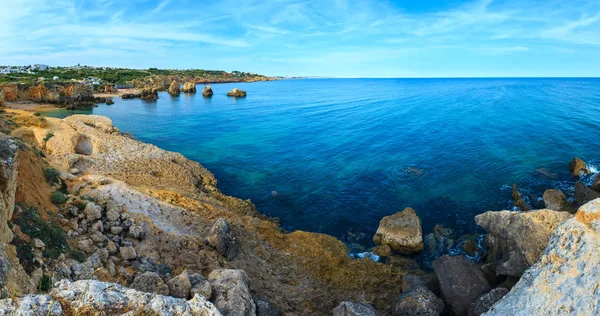 Atlantic rocky coast (Albufeira, Algarve, Portugal). — Zdjęcie stockowe