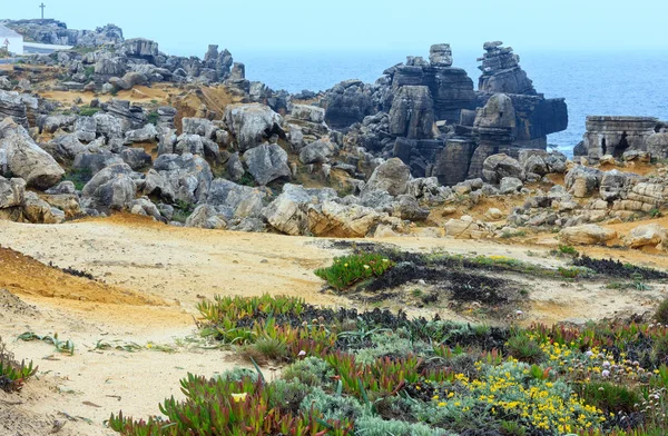 Atlantik kayalık Sahil (Portekiz). — Stok fotoğraf