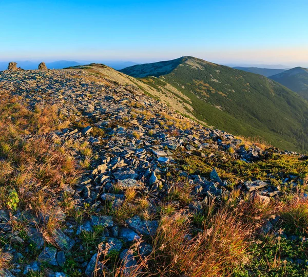 Letní ráno Karpaty. — Stock fotografie