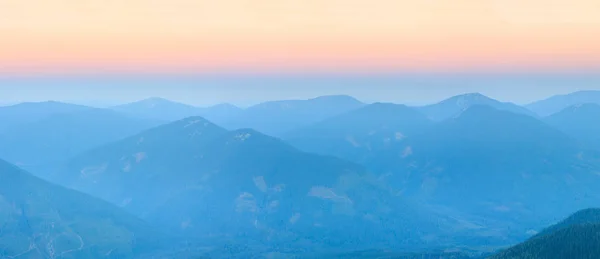 Summer sunrise Carpathian mountain. — Stock Photo, Image