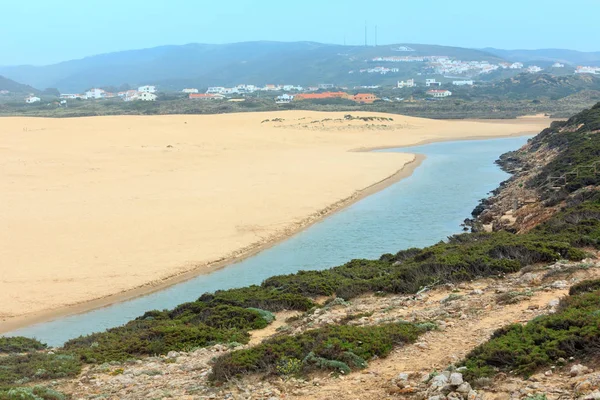 Praia da Bordeira (Algarve, Portugal). — 图库照片
