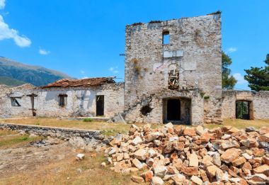 Manastır kalıntıları, Arnavutluk.