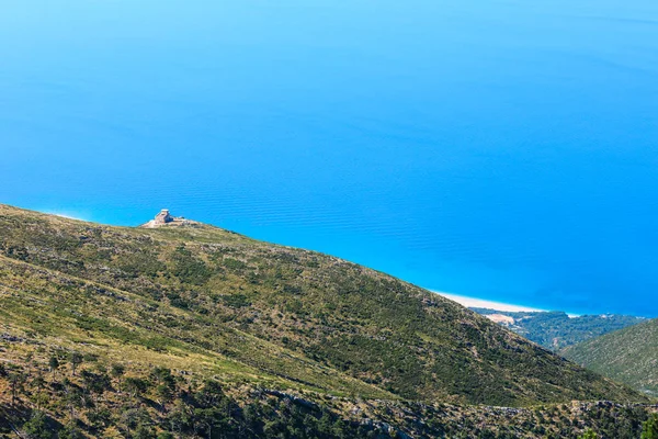 Adriatiska sommaren kusten (Albanien). — Stockfoto